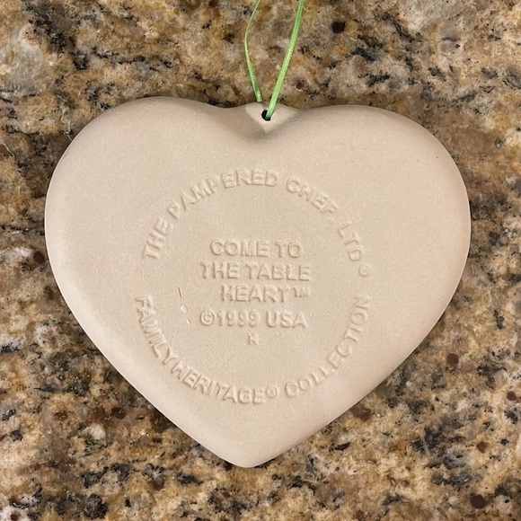 Pampered Chef Come To The Table Heart Clay Cookie Mold 1999 USA Vintage - Picture 3 of 4
